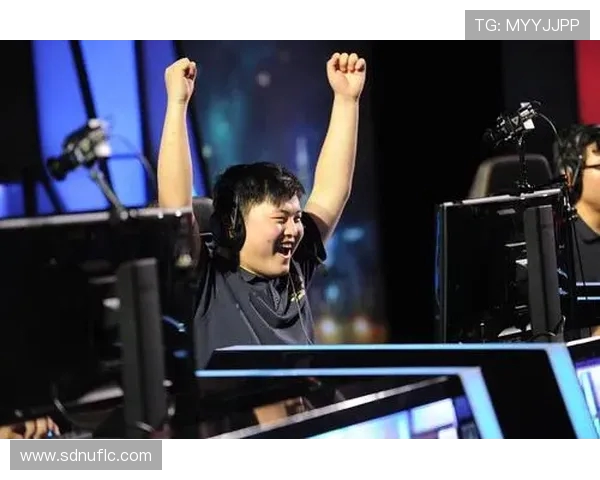 RNG鏖战WE巅峰对决再燃青春热血引爆赛场激情时刻 RNG鏖战WE巅峰对决再燃青春热血引爆赛场激情时刻