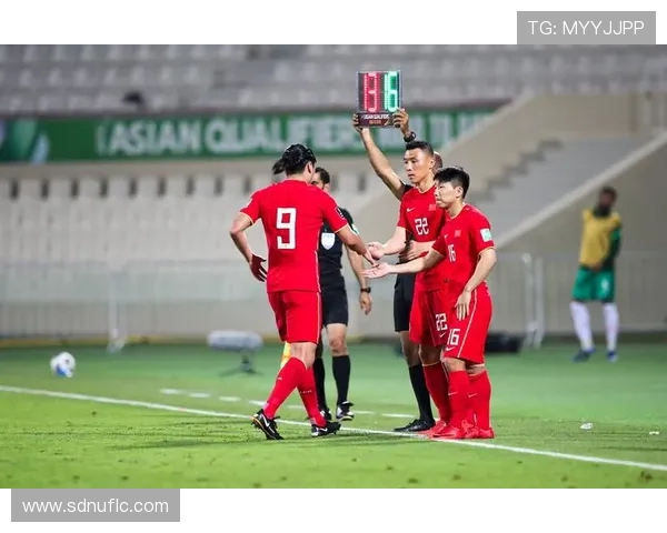 国足主场逆转劲敌再燃晋级希望全场进球点燃球迷激情时刻再现辉光 国足主场逆转劲敌再燃晋级希望全场进球点燃球迷激情时刻再现辉光