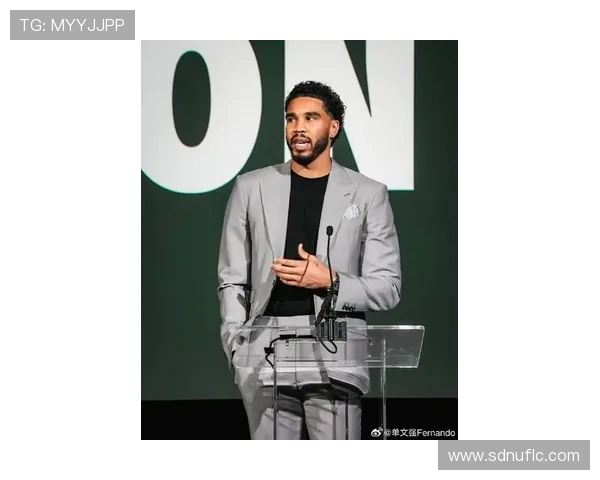 杰森·塔图姆领衔凯尔特人队崛起成NBA新星引领未来篮球时代 杰森·塔图姆领衔凯尔特人队崛起成NBA新星引领未来篮球时代