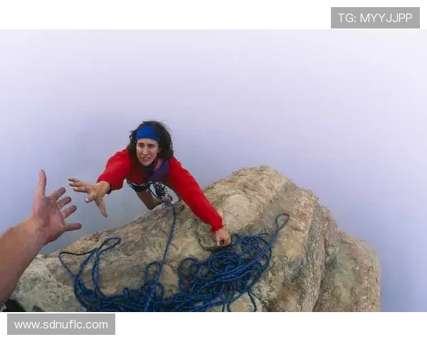 南京极限运动队在世界攀岩锦标赛中以62分稳居积分榜首位 南京极限运动队在世界攀岩锦标赛中以62分稳居积分榜首位