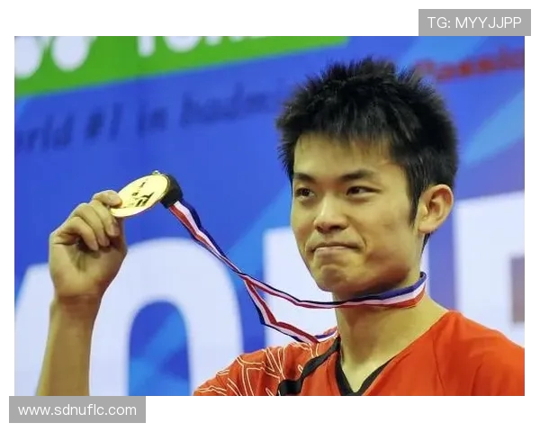 杨强独家分享羽毛球技巧与心得助你提升竞技水平