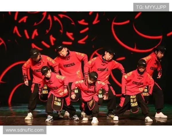 重庆街舞队的节奏之旅:感受街头舞动的热情与魅力 重庆街舞队的节奏之旅:感受街头舞动的热情与魅力